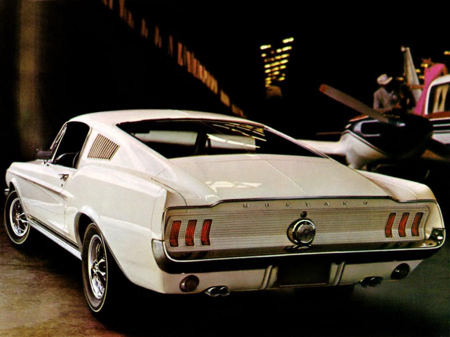  Ford Mustang GT Fastback 1967 года  (фото 10 из 11)